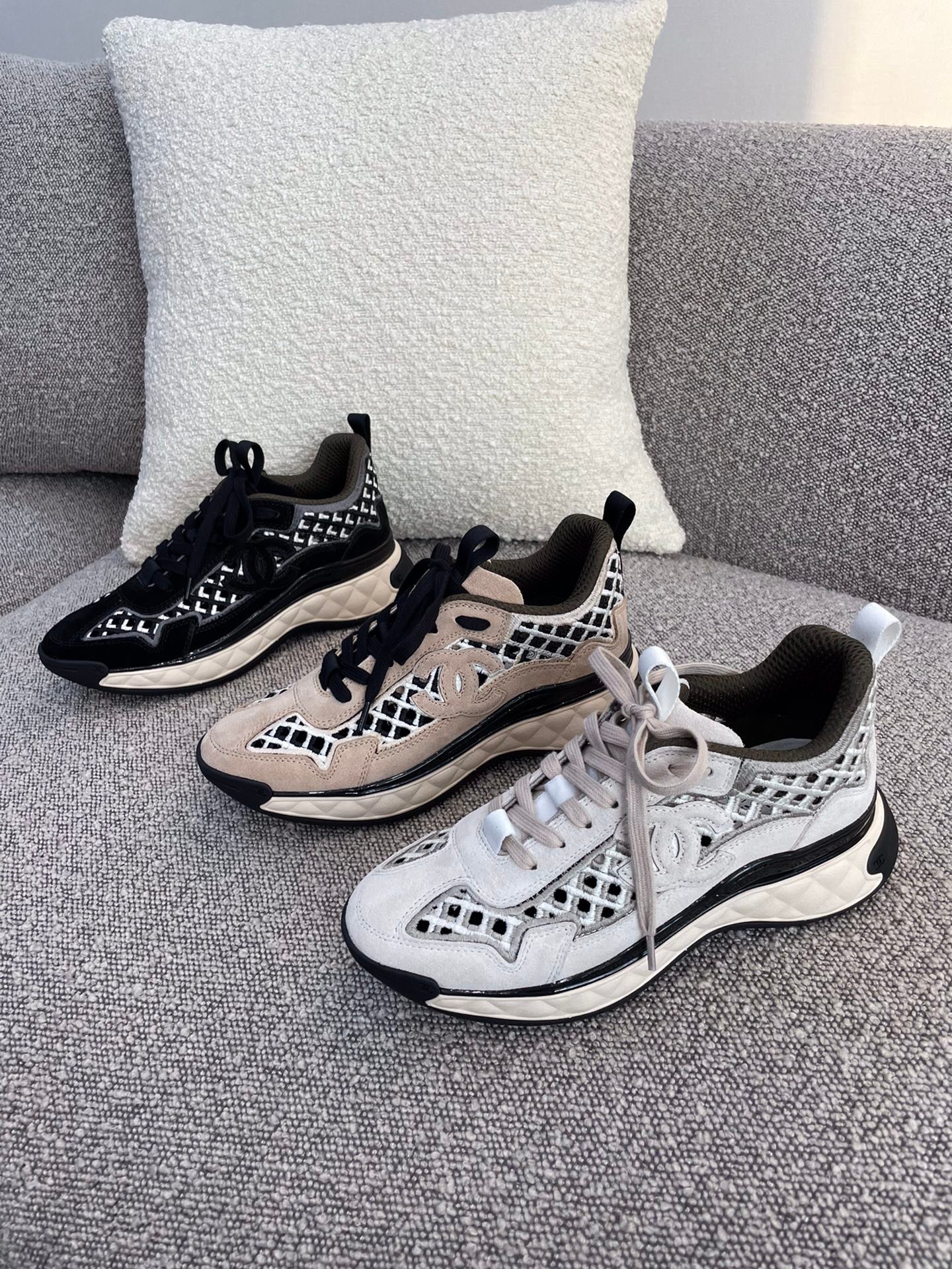 [CHANEL] 스웨이드 매쉬 스니커즈