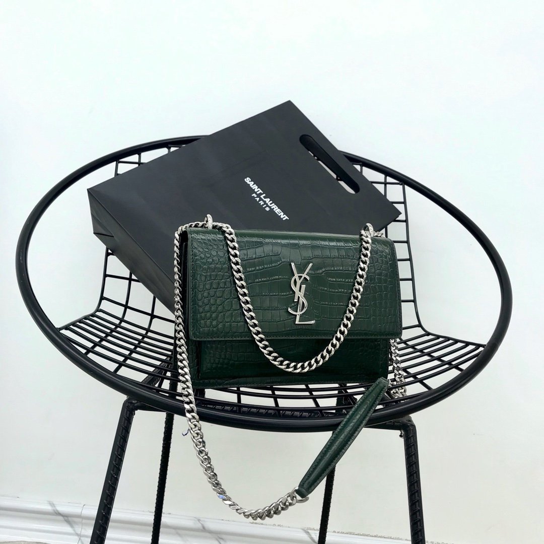 [YSL] 크로커다일 엠보스드 샤이니 가죽 미듐 선셋백