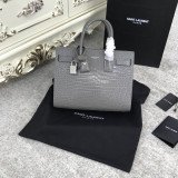 크로커다일 엠보스드 가죽 클래식 삭드쥬르 베이비백