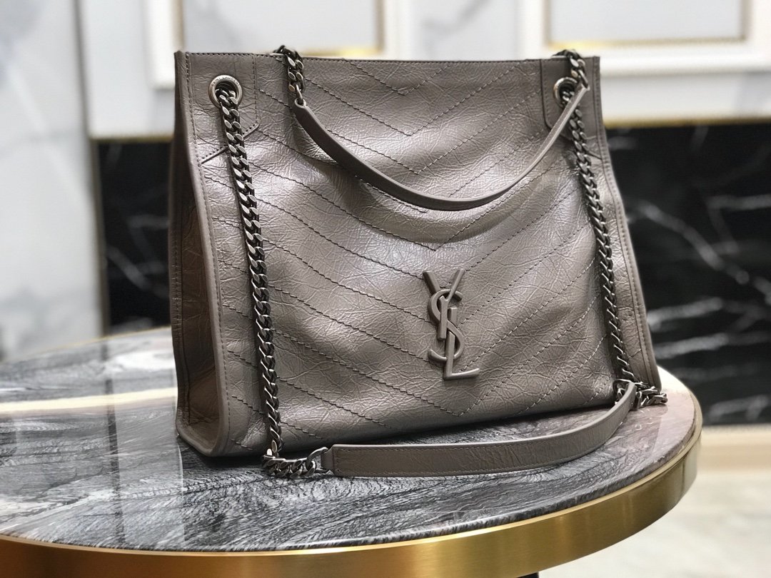 [YSL] 크링클드 퀼티드 가죽 미디움 니키 쇼핑백