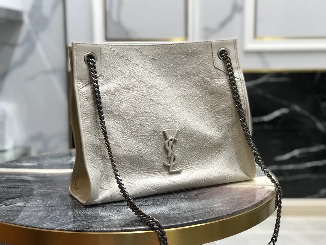 [YSL] 크링클드 퀼티드 가죽 미디움 니키 쇼핑백