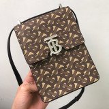 [Burberry] 모노그램 E-캔버스 로빈백