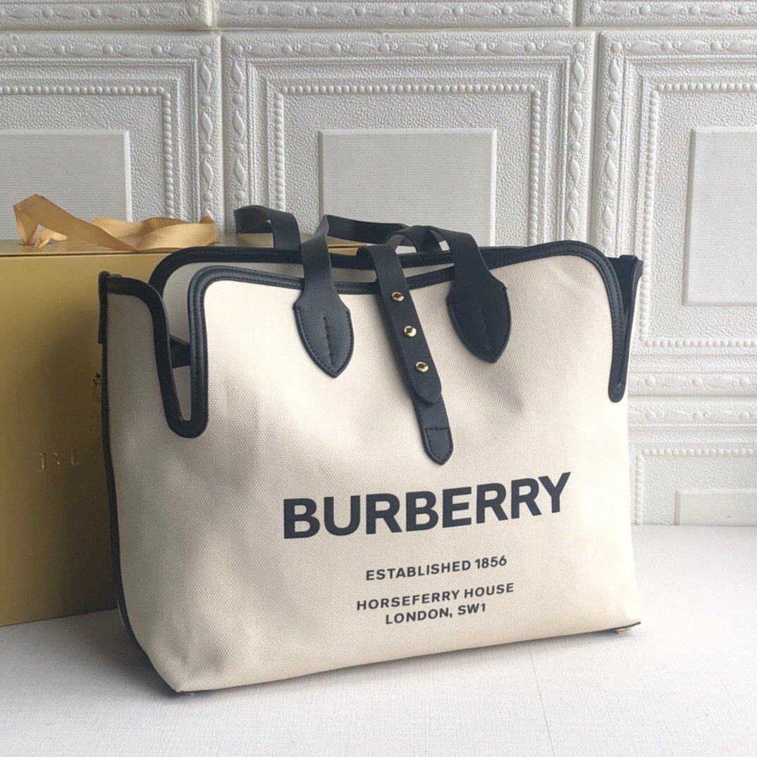 [BURBERRY] 코튼 캔버스 미듐 벨트 토트백