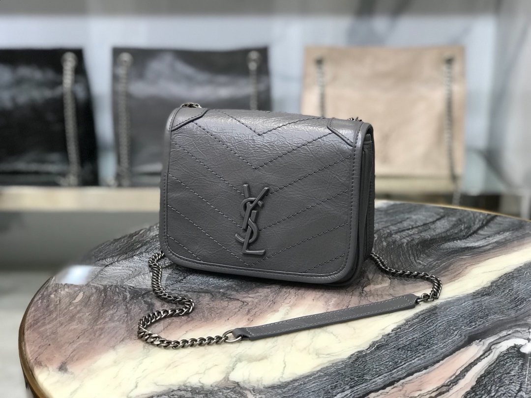 [YSL] 크링클드 퀼티드 가죽 미니 니키 체인백