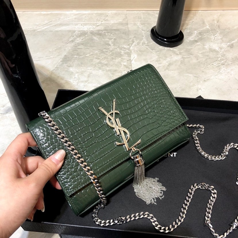 [YSL] 크로커다일 엠보스드 스몰 케이트 태슬 사첼백