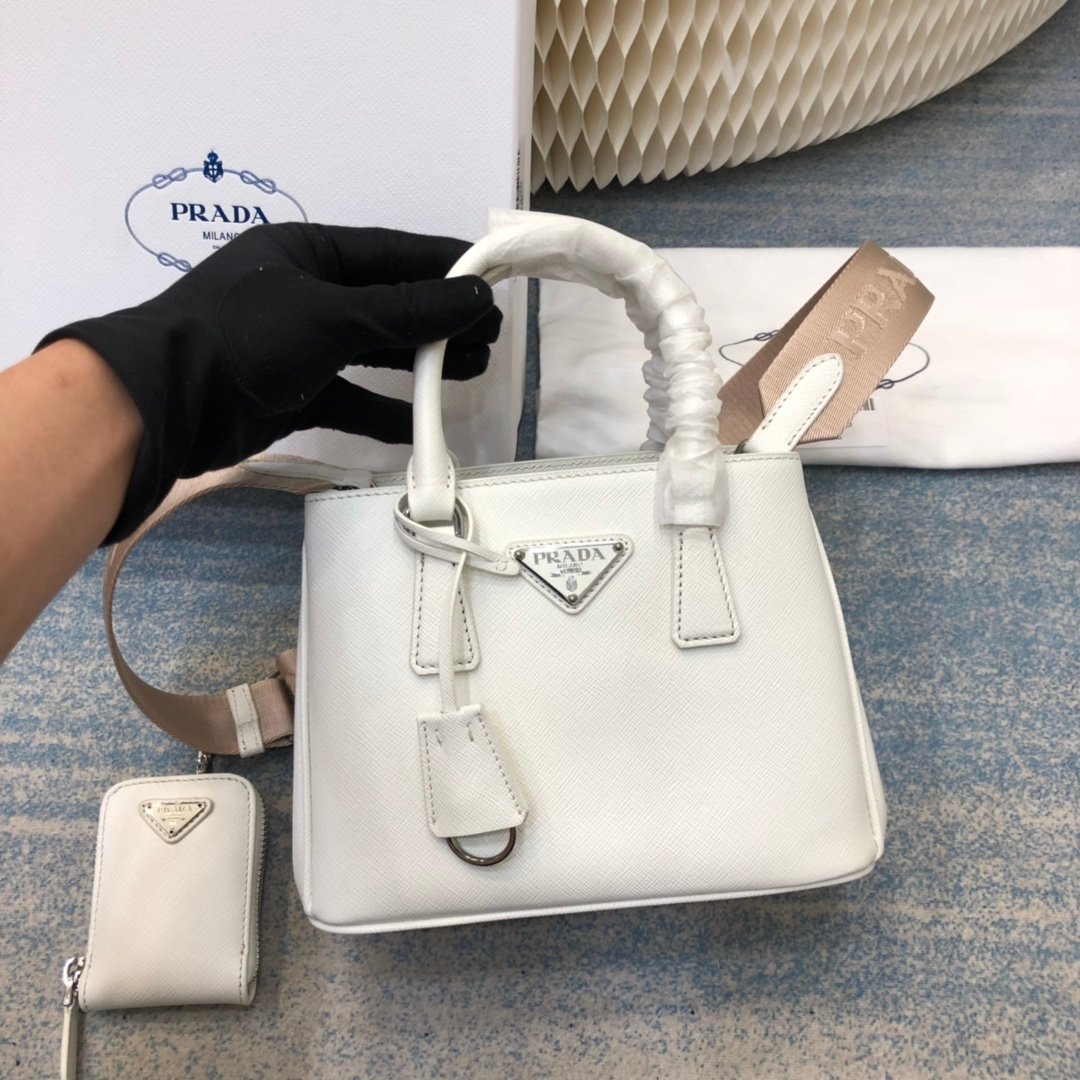 [PRADA] 사피아노 가죽 핸드백