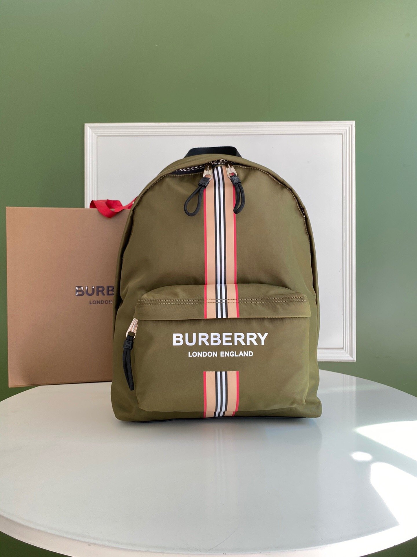 [BURBERRY] 버버리 로고 아이콘스트라이프 백팩