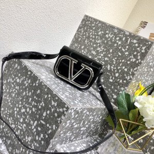 [VLTN] 스몰 슈퍼비 SUPERVEE 크로스 바디 백