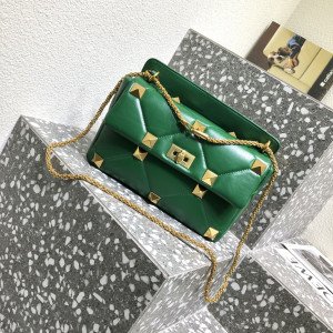 [VLTN] 라지 로만 스터드 숄더 체인백