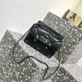 [VLTN] 라지 로만 스터드 숄더 체인백