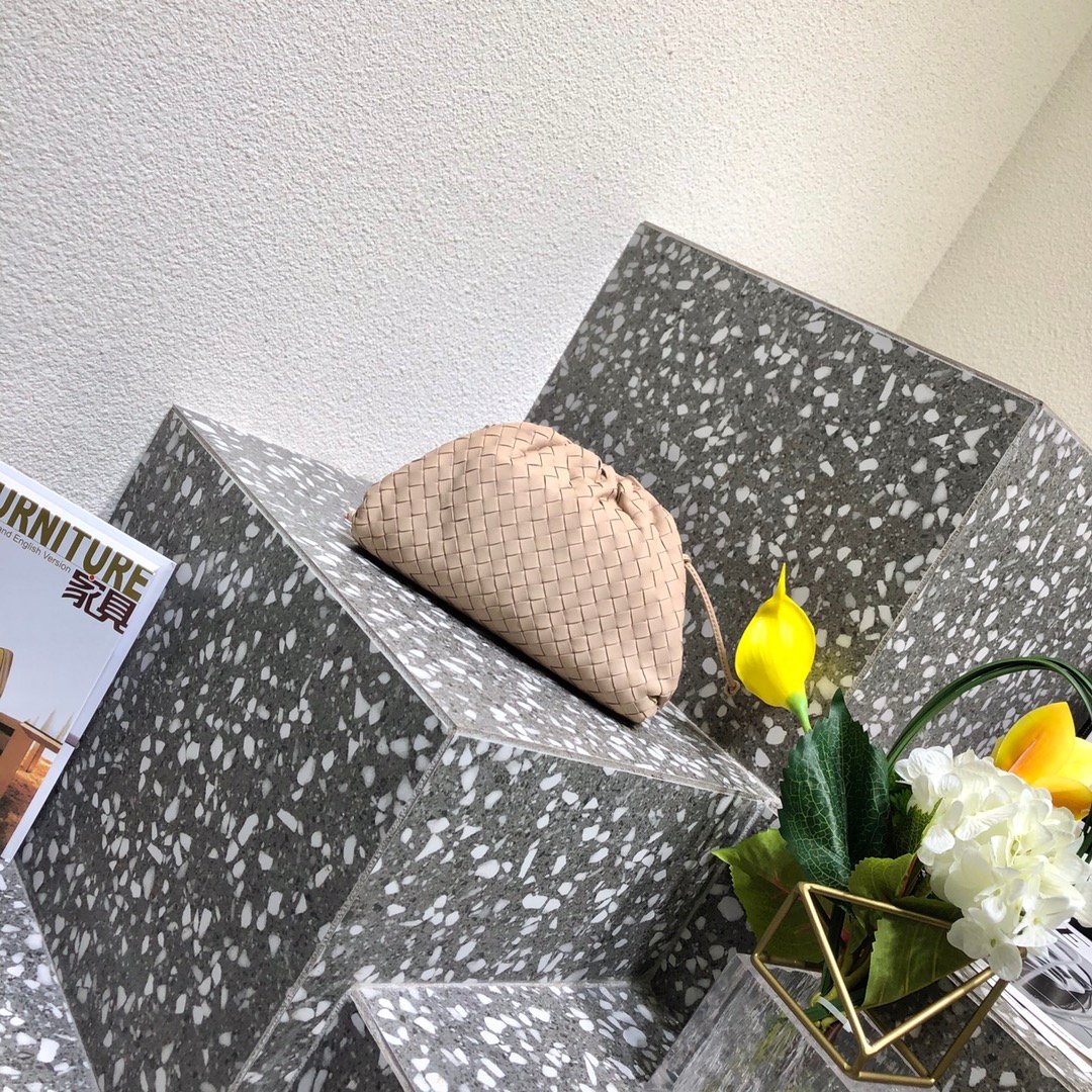 [BOTTEGA] 인트레치아토 미니 파우치  - 전색상(상세 설명 확인)