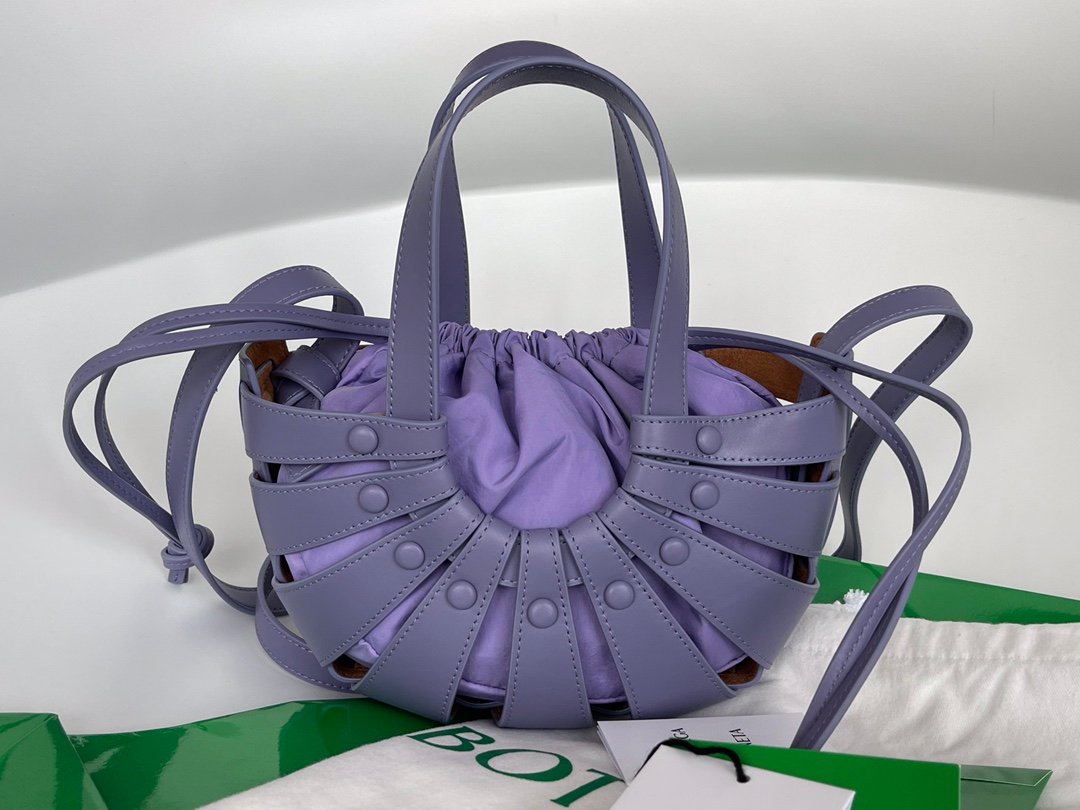 [BOTTEGA] 라벤더 네로 쉘 백