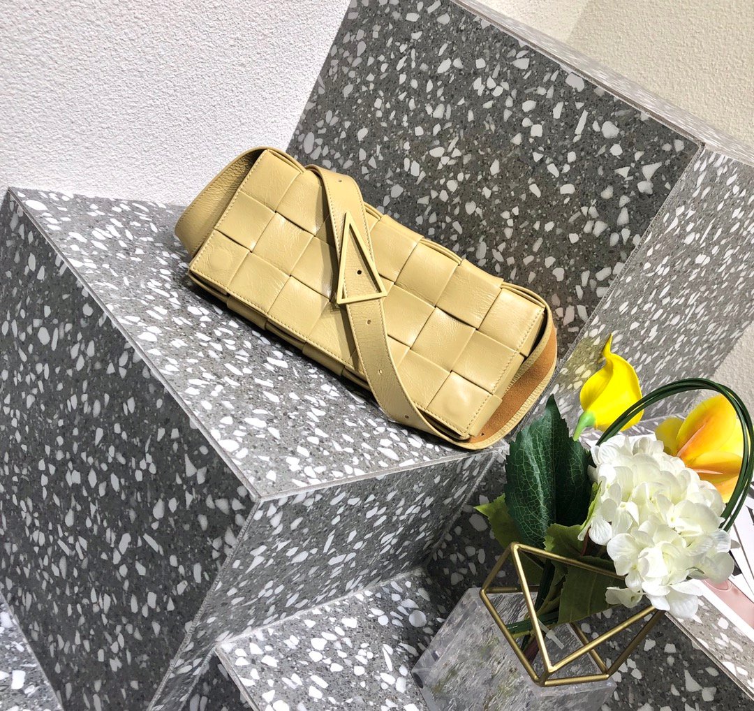 [BOTTEGA] 스트레치 카세트 백