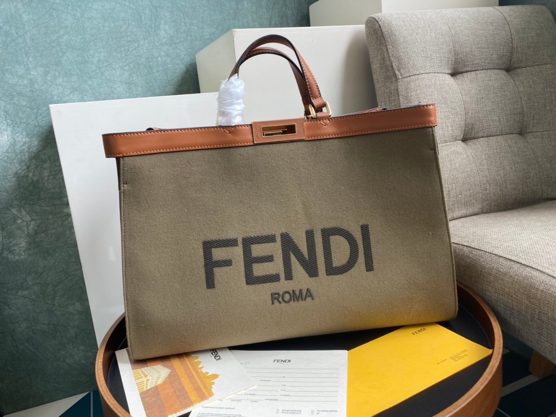 [FENDI] 피카부 X-tote 자수 그린 캔버스