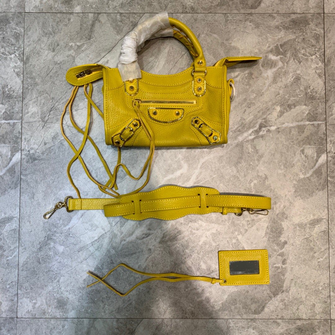 [BALENCIAGA] 메탈릭 미니 시티백