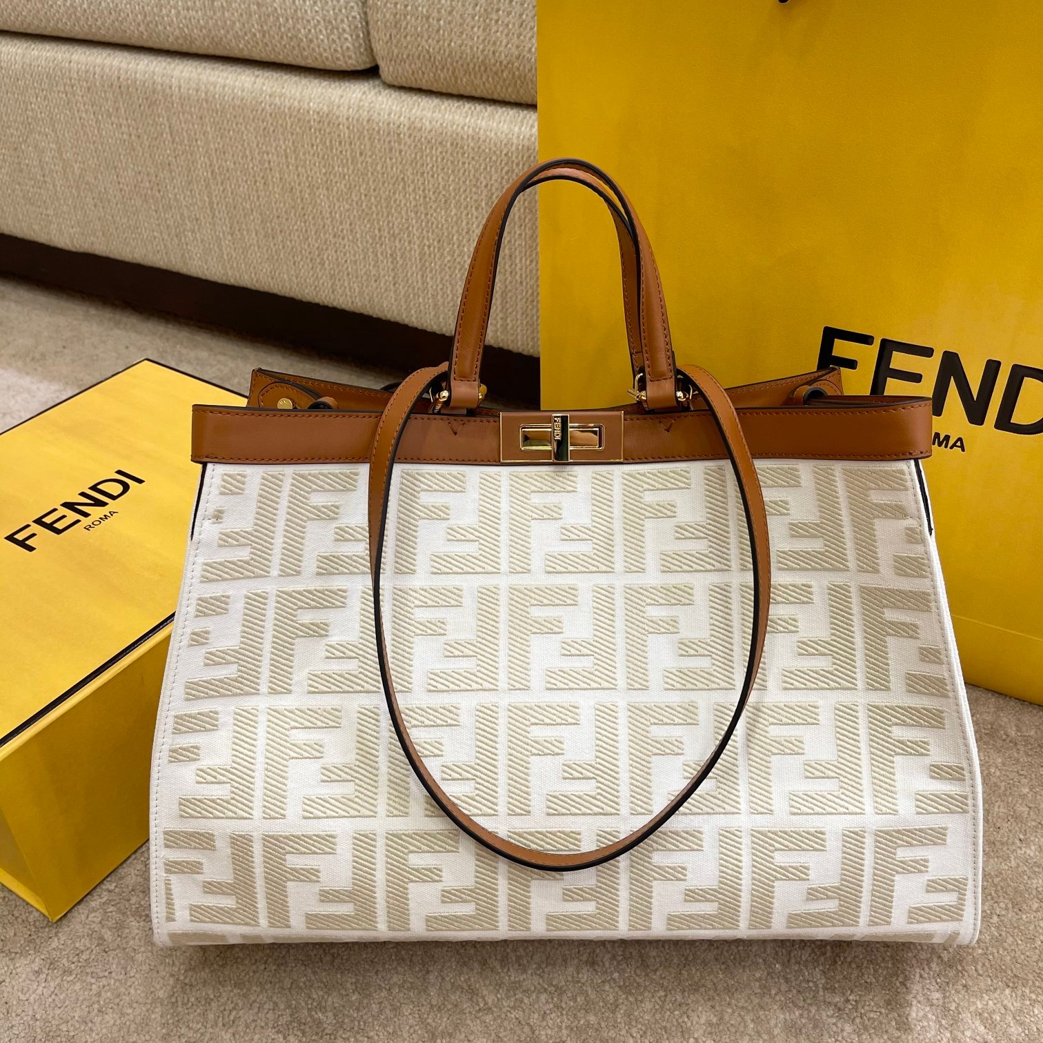 [FENDI] 피카부 X-tote