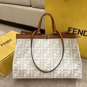[FENDI] 피카부 X-tote