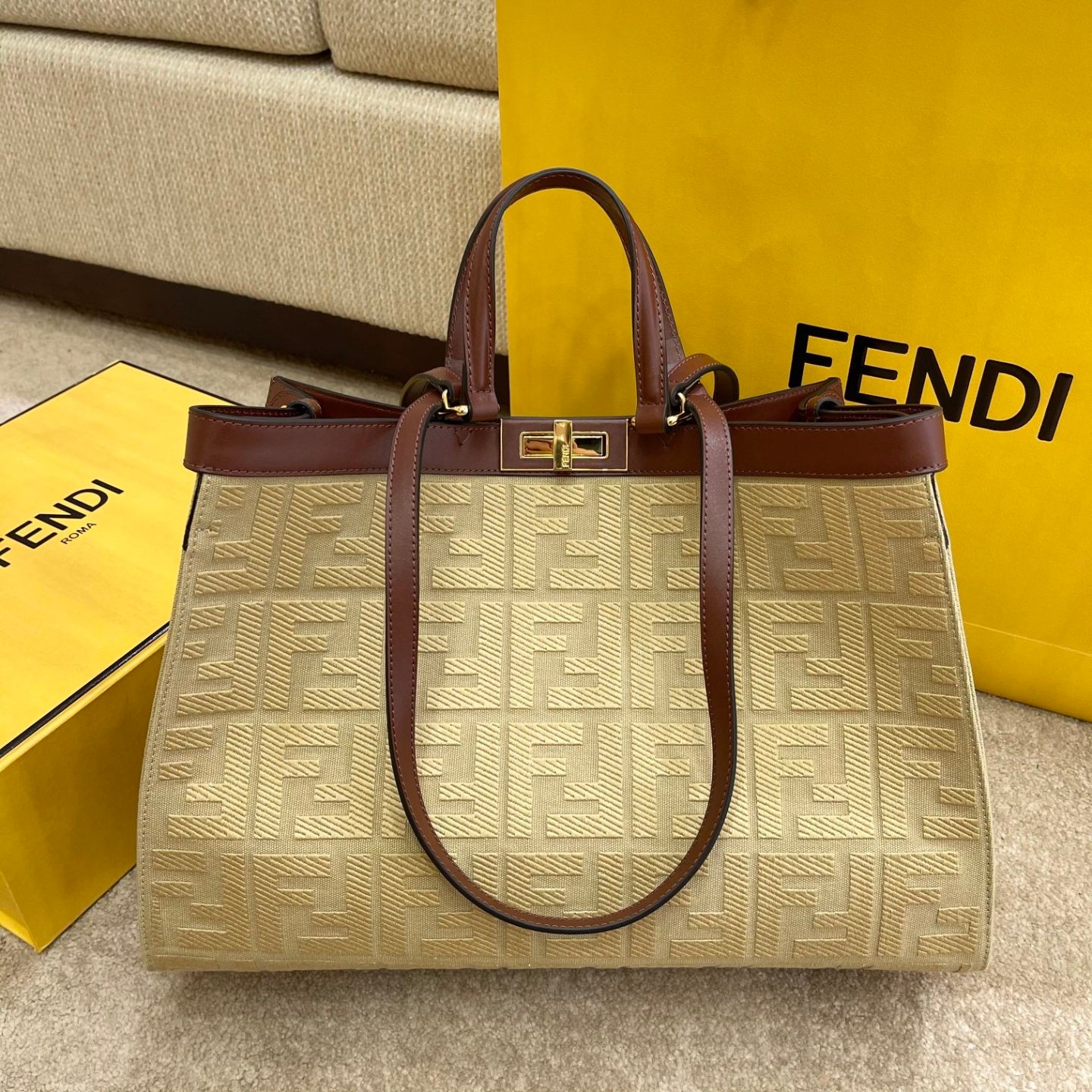 [FENDI] 피카부 X-tote