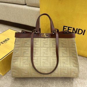 [FENDI] 피카부 X-tote