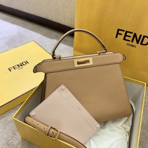 [FENDI] 피카부 I SEE U 미디엄