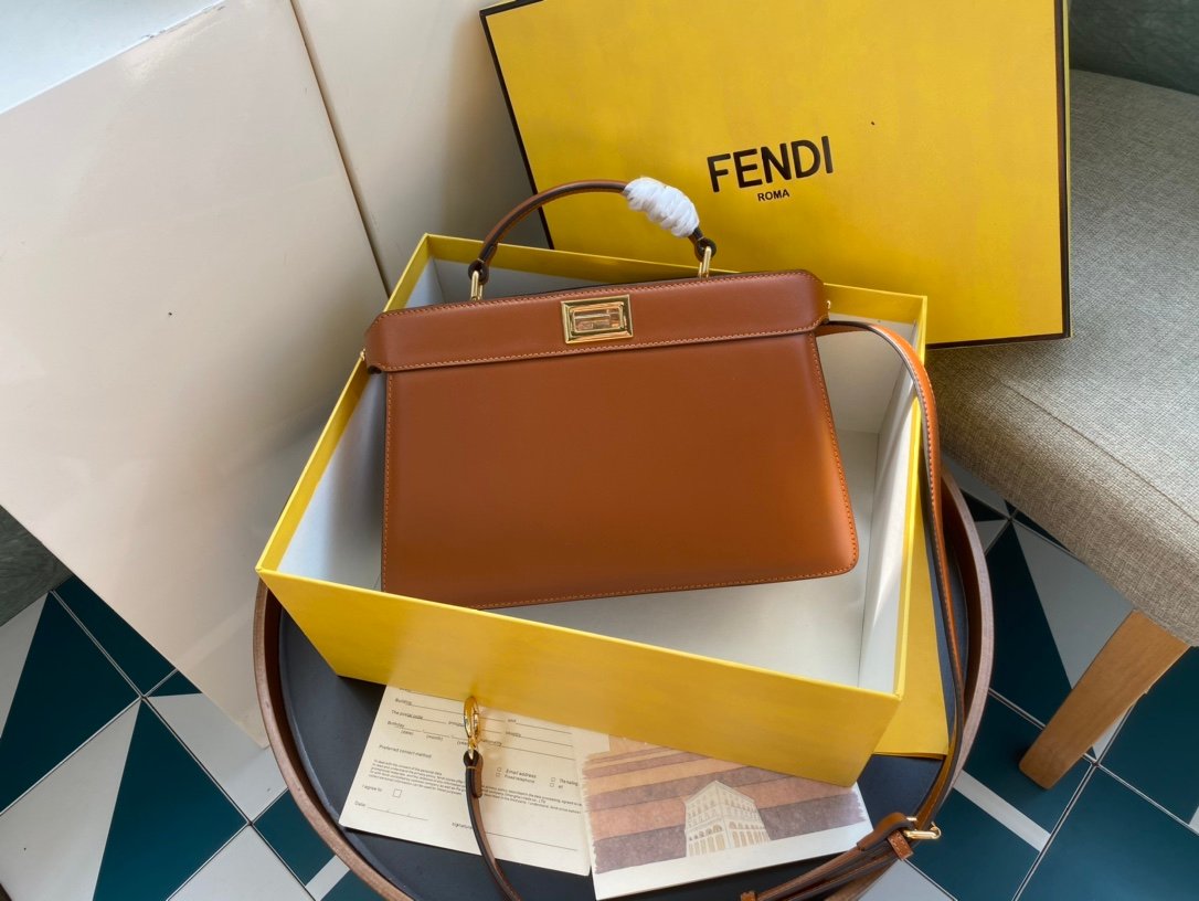 [FENDI] 피카부 I SEE U EAST-WEST