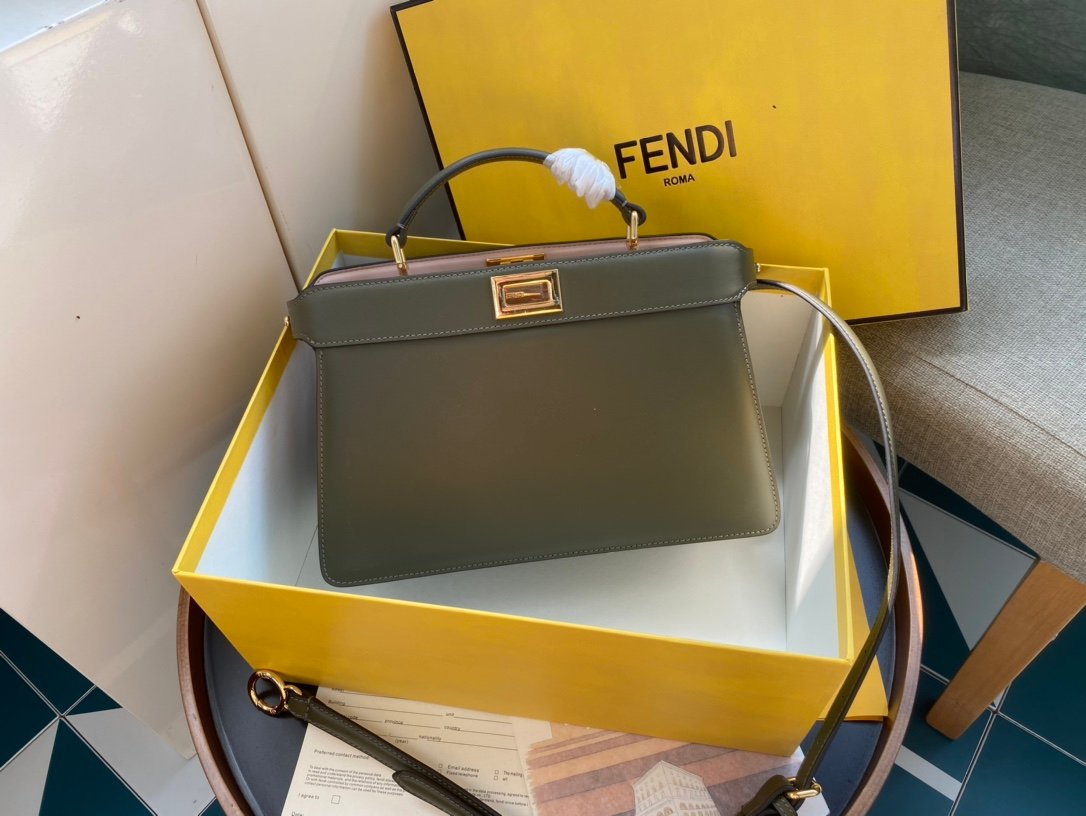 [FENDI] 피카부 I SEE U EAST-WEST