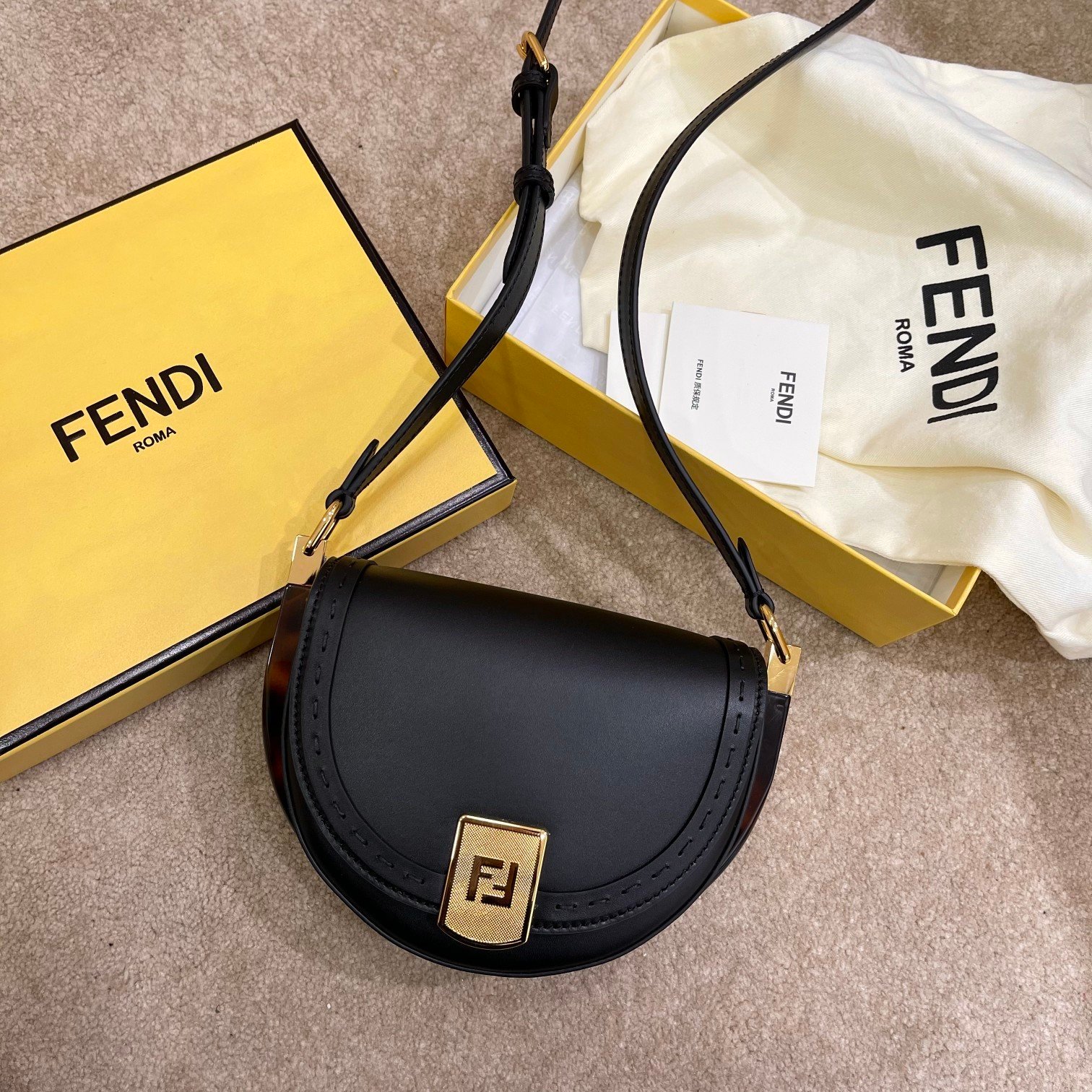 [FENDI] 문라이트