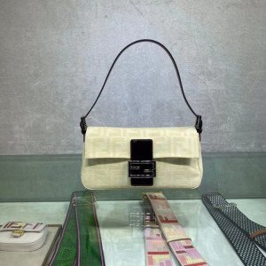 [FENDI] 펜디 빈티지 주카 바게트
