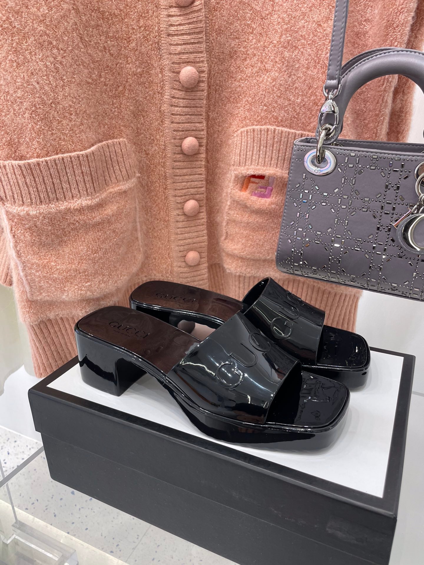 [GUCCI/SA급] 구찌 로고 장식 여성 러버 샌들