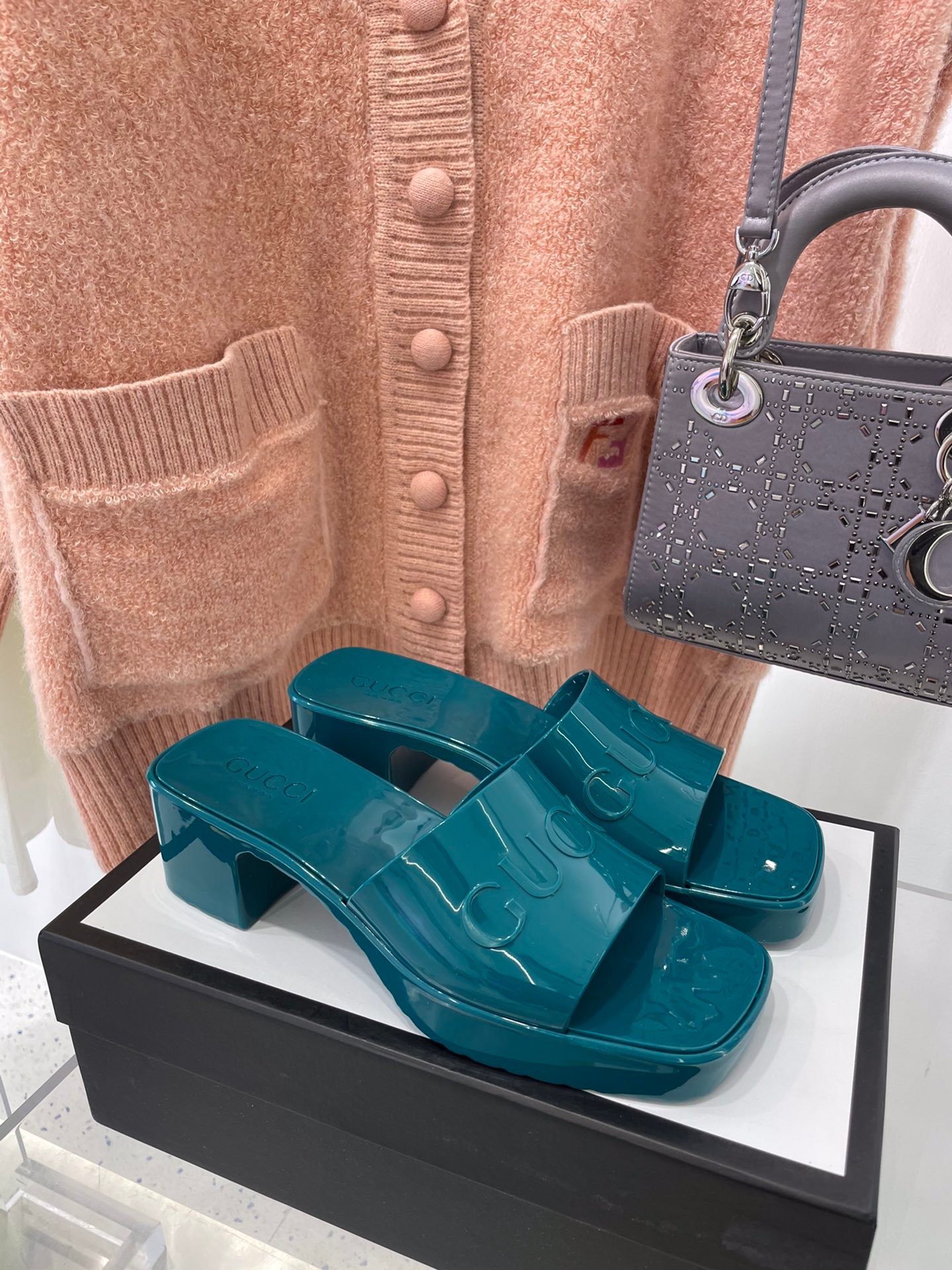 [GUCCI/SA급] 구찌 로고 장식 여성 러버 샌들