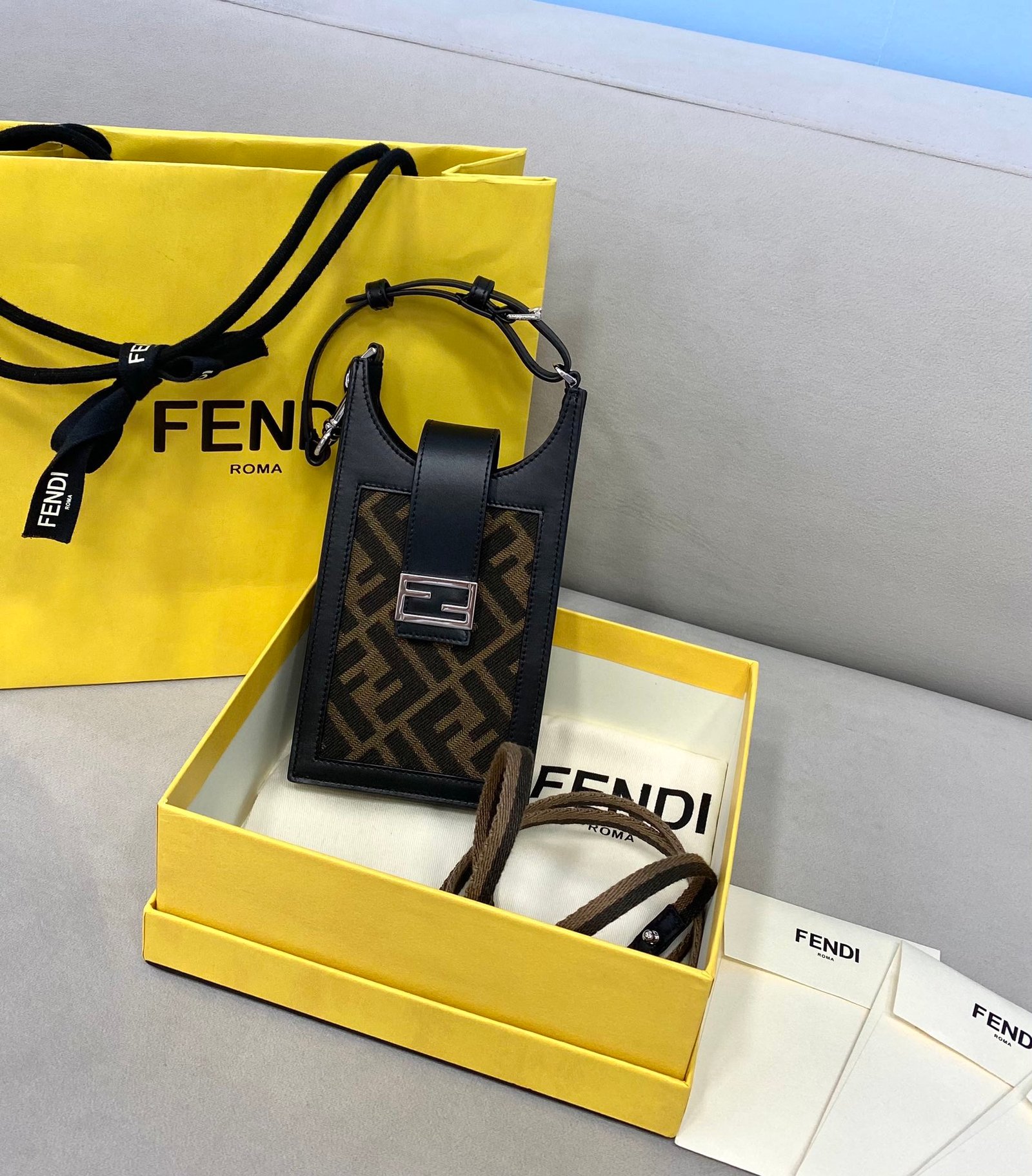 [FENDI] 핸드폰백
