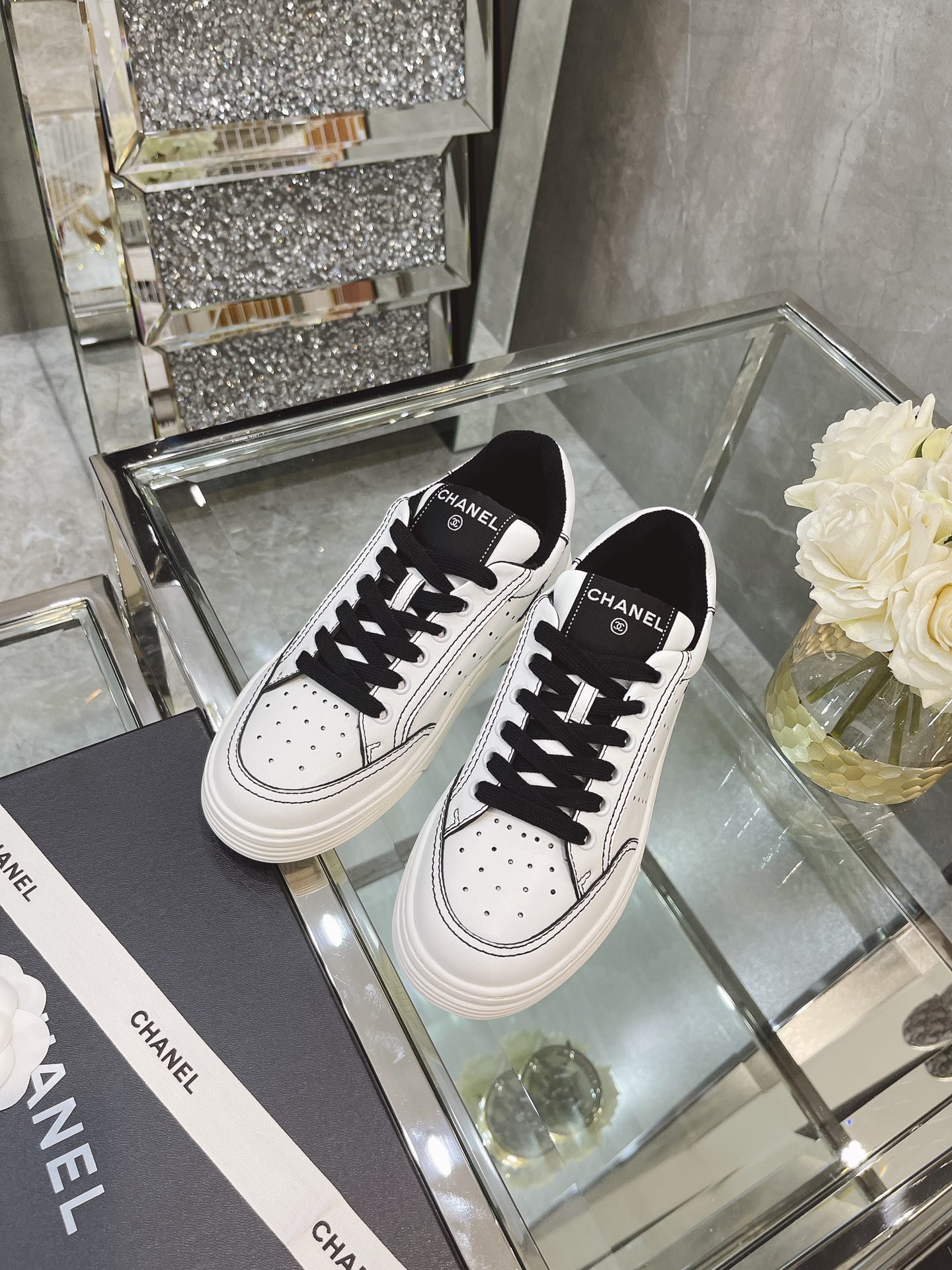 [CHANEL] 샤넬 스니커즈 -4색상