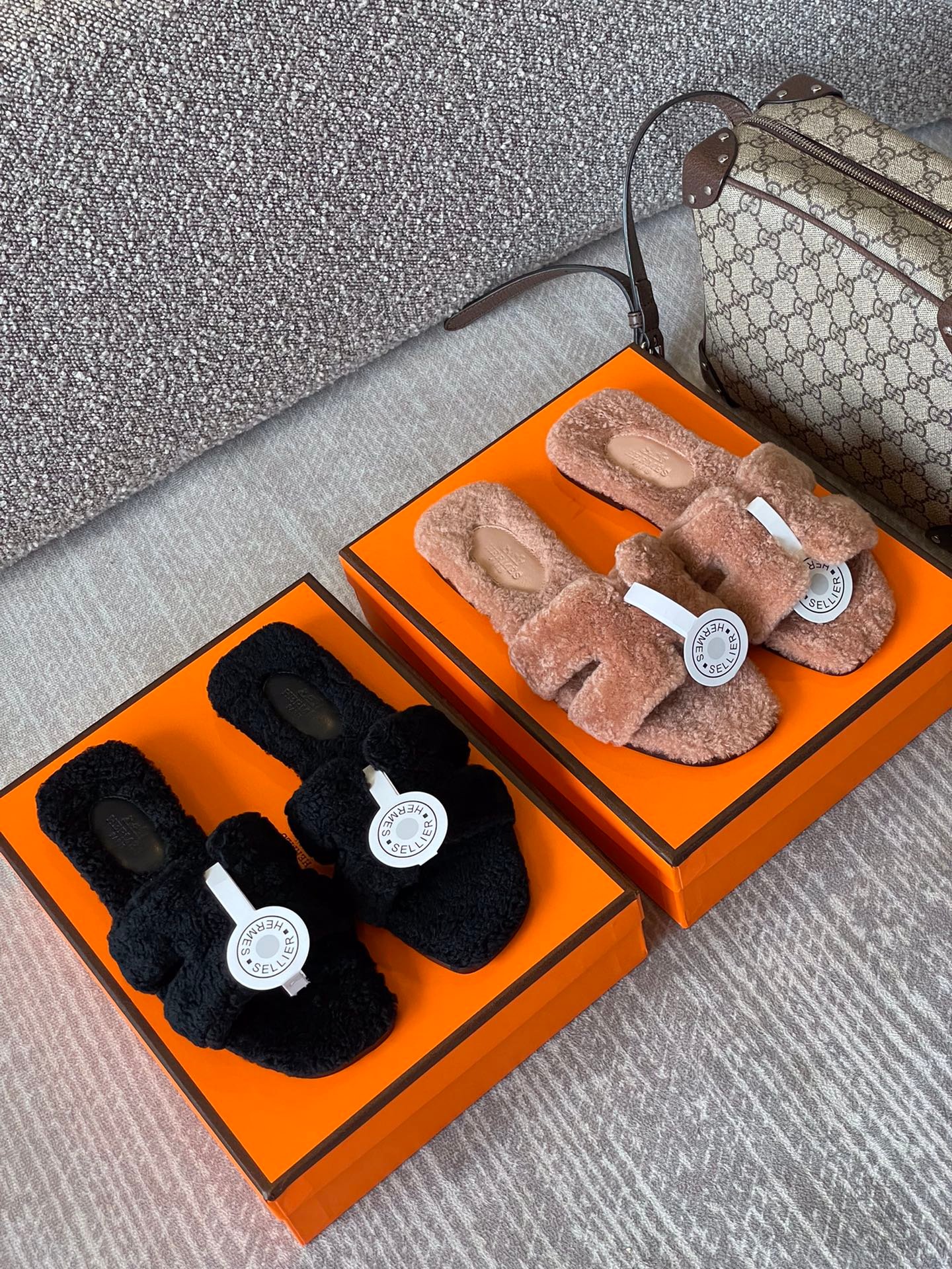 [HERMES/SA급] 퍼 슬리퍼 - 2색상