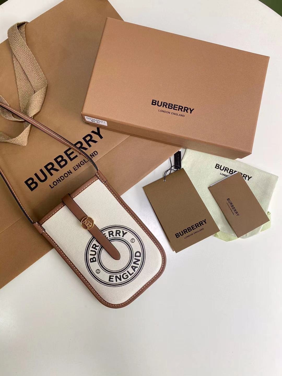 [BURBERRY/SA급] 버버리 핸드폰 케이스