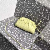 [BOTTEGA] 인트레치아토 미니 파우치  - 아이스크림