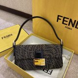 [FENDI] 펜디 버티고 미디엄 바게트 1977백