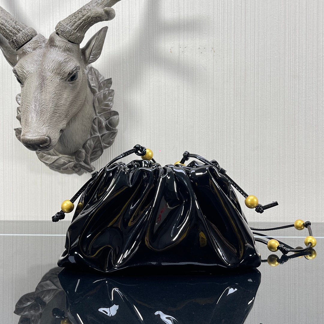 [BOTTEGA] 미니 파우치 페이턴트