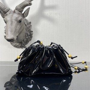 [BOTTEGA] 미니 파우치 페이턴트