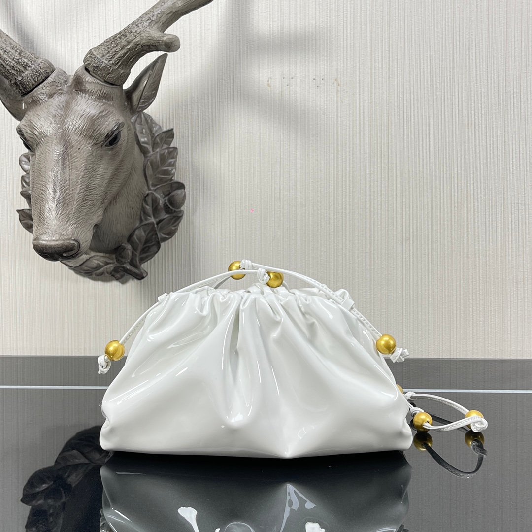 [BOTTEGA] 미니 파우치 페이턴트