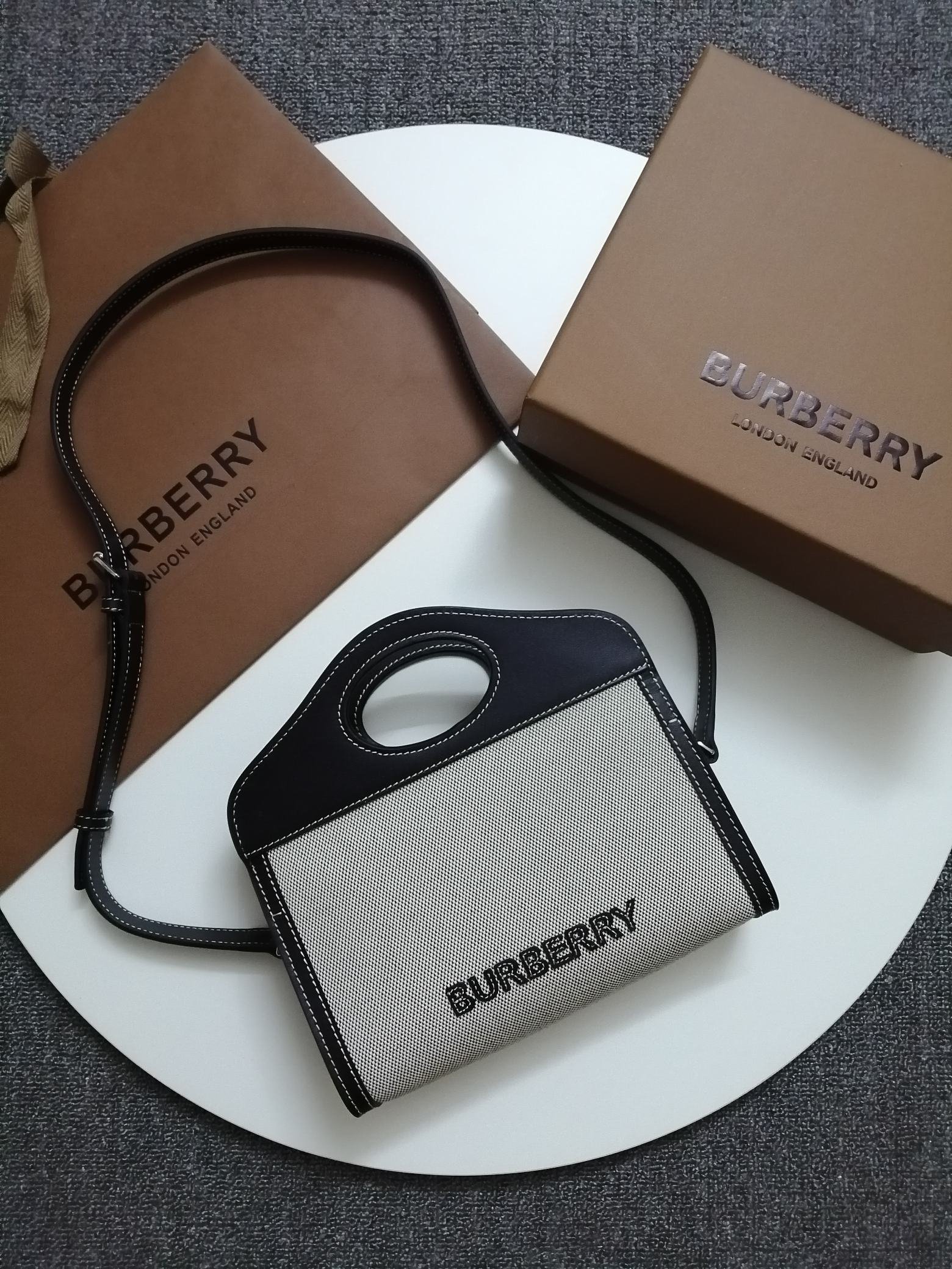 [BURBERRY] 캔버스 숄더백