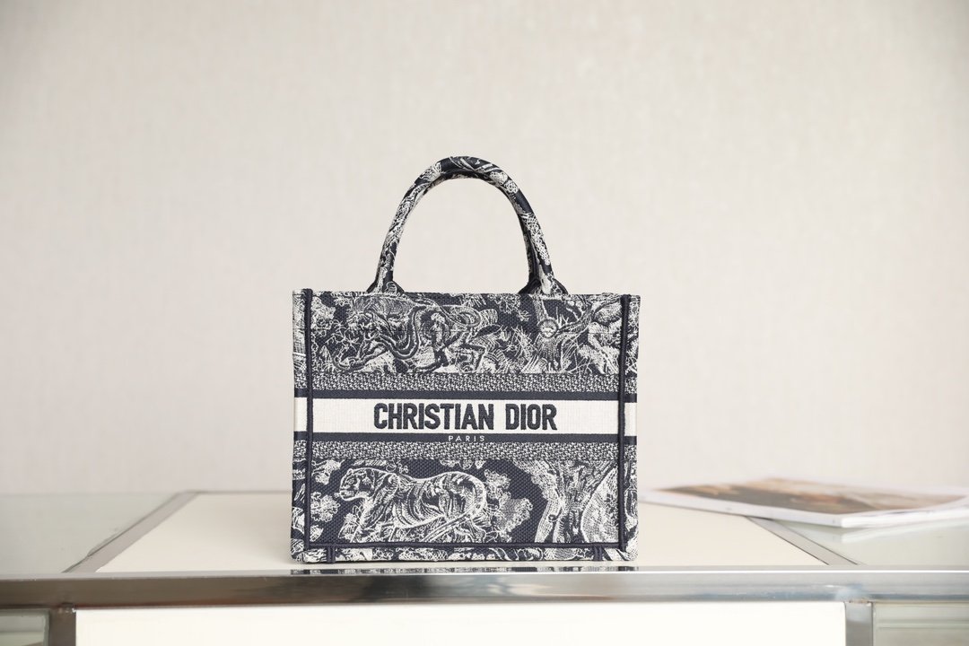 [DIOR/DR96] 북토트백 스몰 -26.5cm