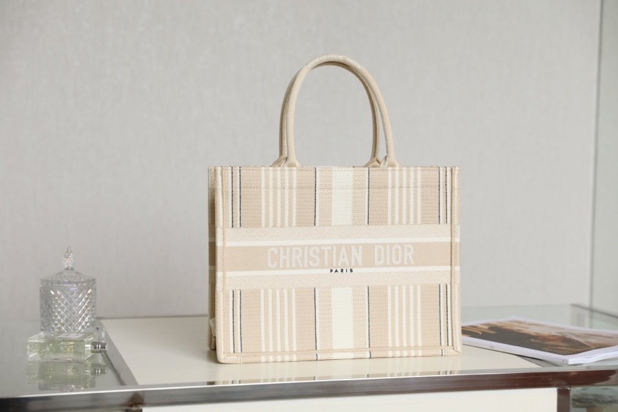 [DIOR/DR96] 북토트백 미듐 -36.5cm