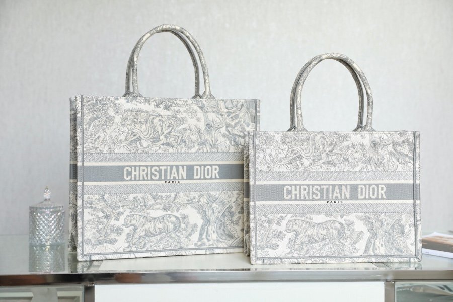 [DIOR/DR96] 북토트백 미듐 / 라지