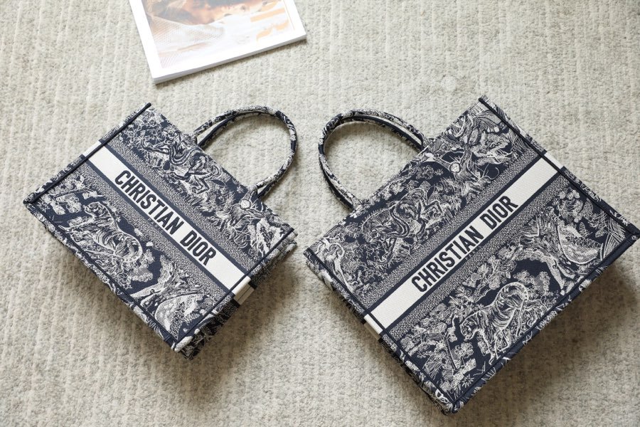 [DIOR/DR96] 북토트백 미듐 / 라지