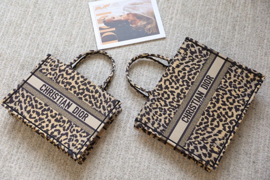 [DIOR/DR96] 북토트백 미듐 / 라지