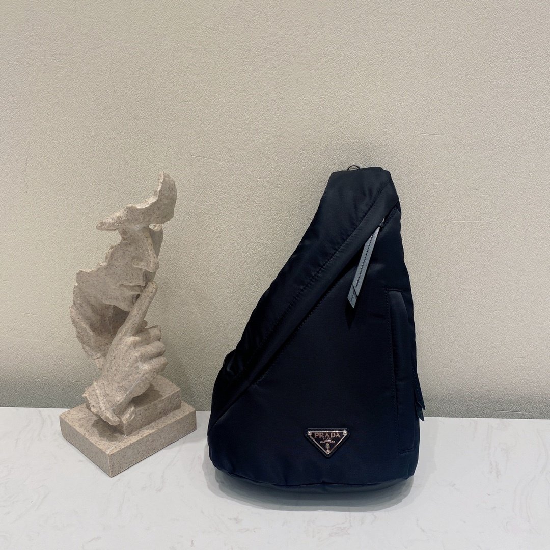 [PRADA/블랙프레임] 프라다 삼각로고 크로스백