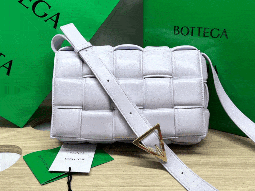 [BOTTEGA VENETA/JING] 패딩 패디드 카세트백