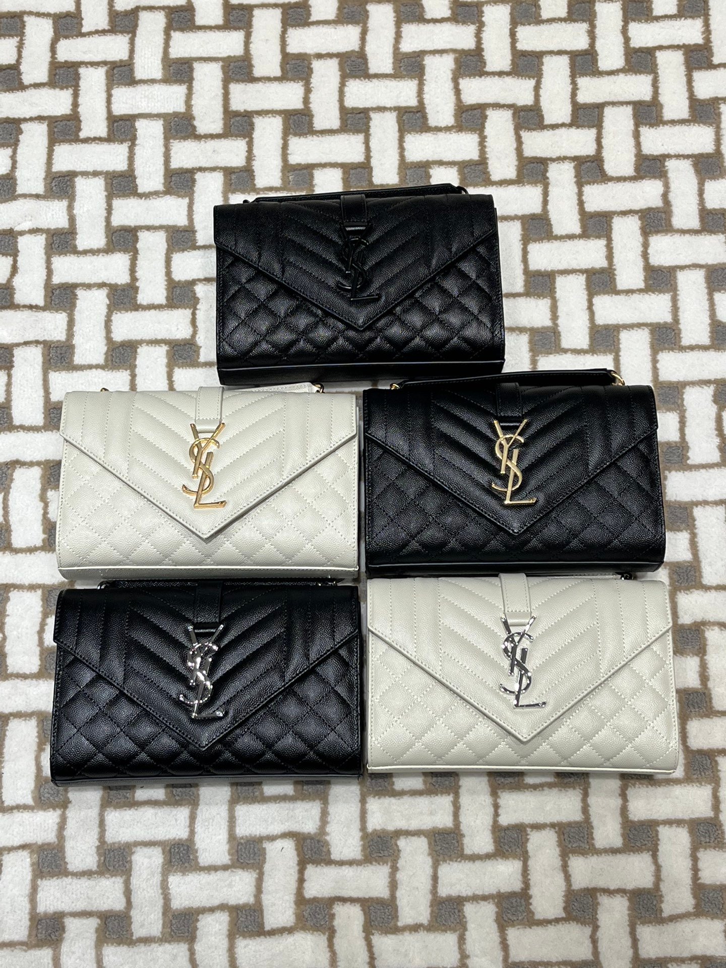 [YSL/OC/오렌지쇼파] 엔벨로프 엔벨롭 스몰 체인숄더백