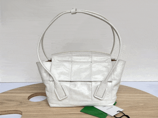 [BOTTEGA VENETA/JING] 보테가베네타 아르코 33