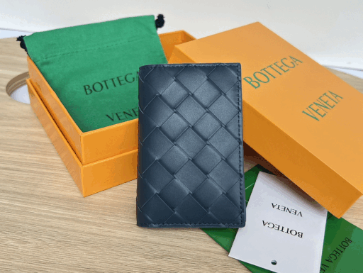[BOTTEGA VENETA/JING] 인트레치아토 플랩 카드지갑